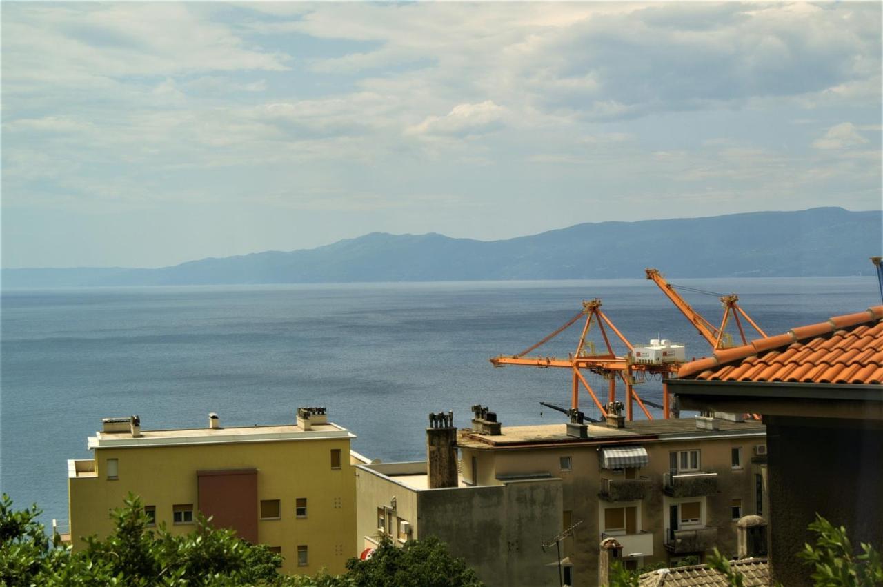 Sea Flower Apartment Рийека Екстериор снимка